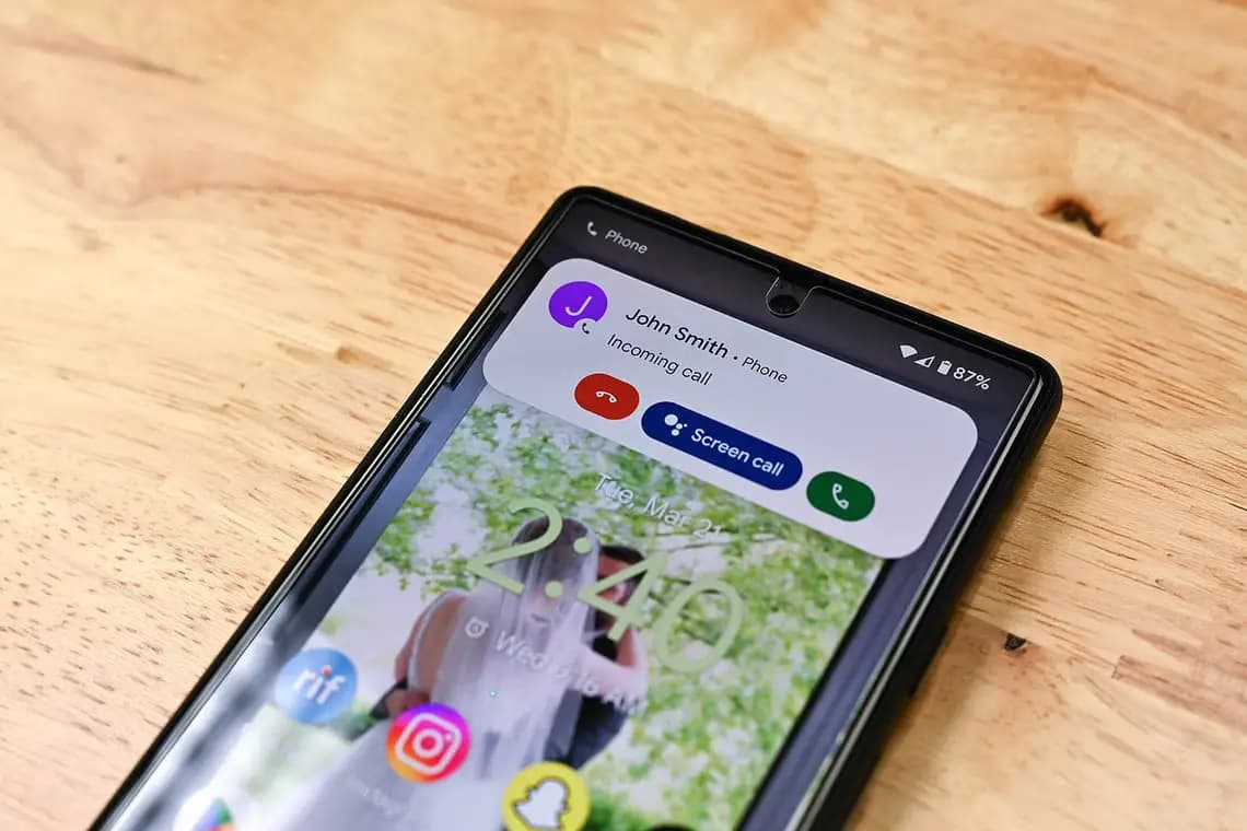Android Phones Can Transfer eSIMs Now, With a Catch