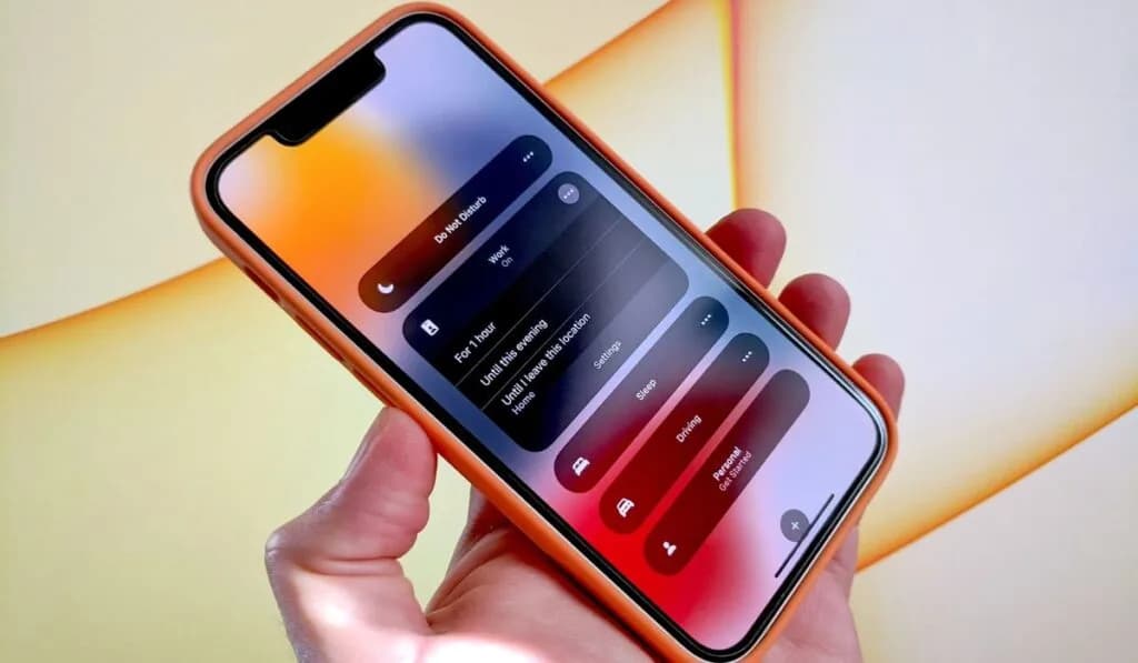 What is "Focus Sharing Status" on iPhone?