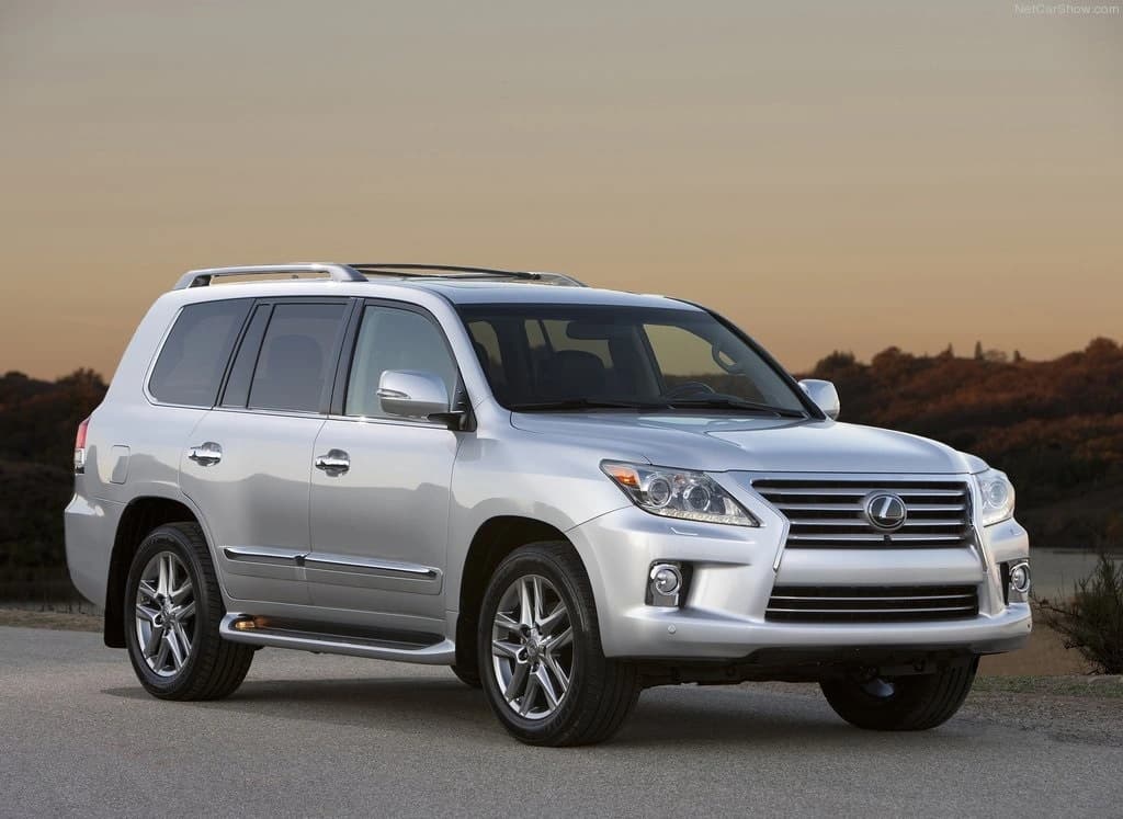 LX570
