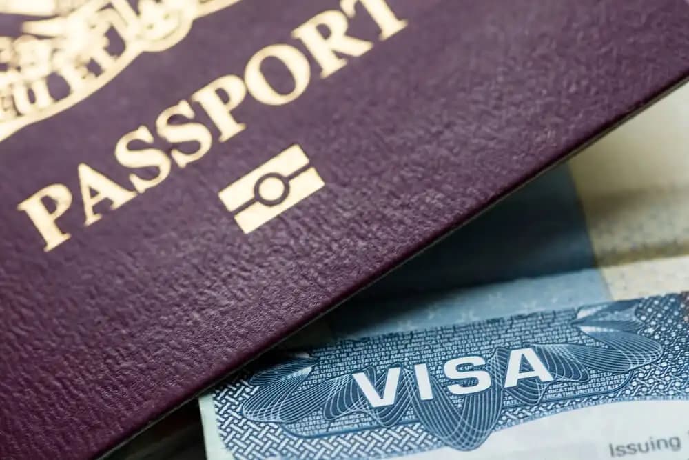 visa vs passport