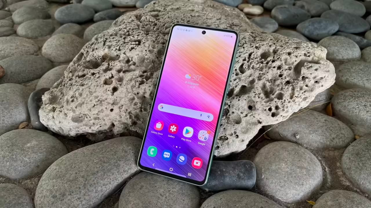 Galaxy Tab S8 سامسونگ و Galaxy A73 آپدیت One UI 6.0 و اندروید 14 را دریافت می کنند