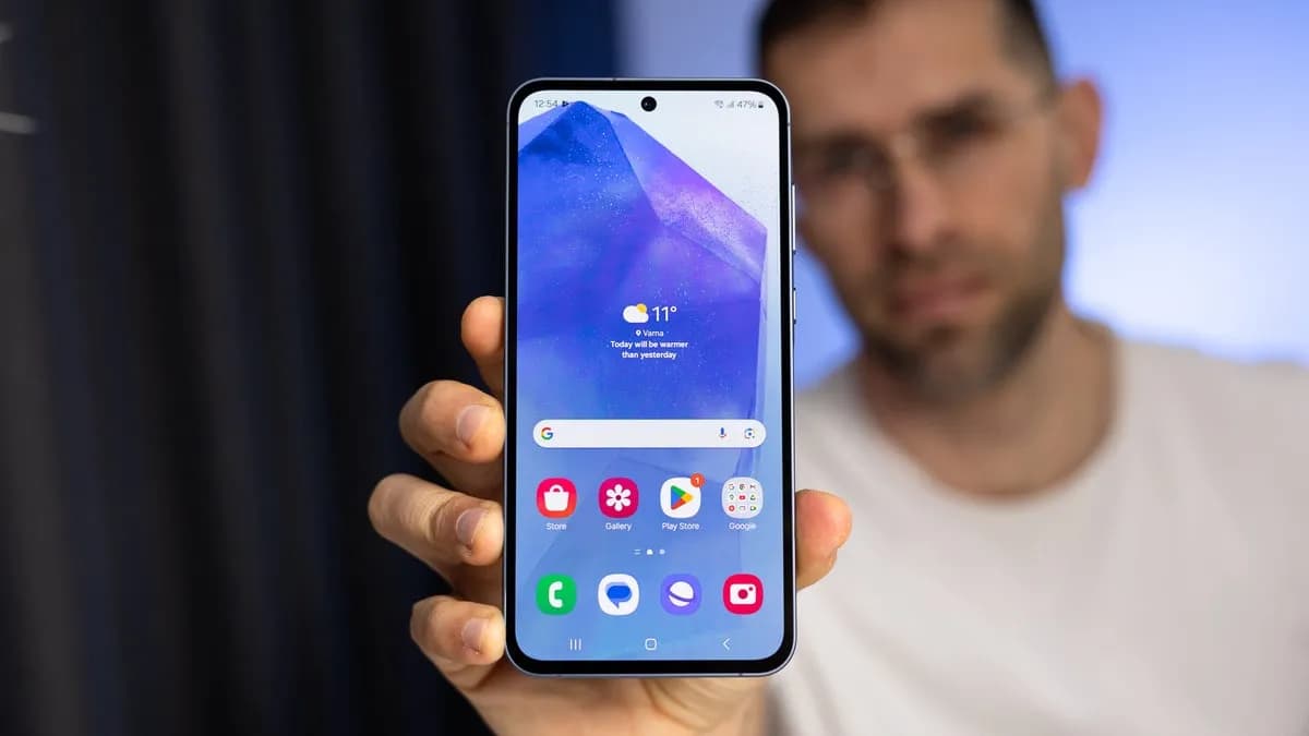 گوشی Galaxy A55 بتا One UI 7 را دریافت کرد