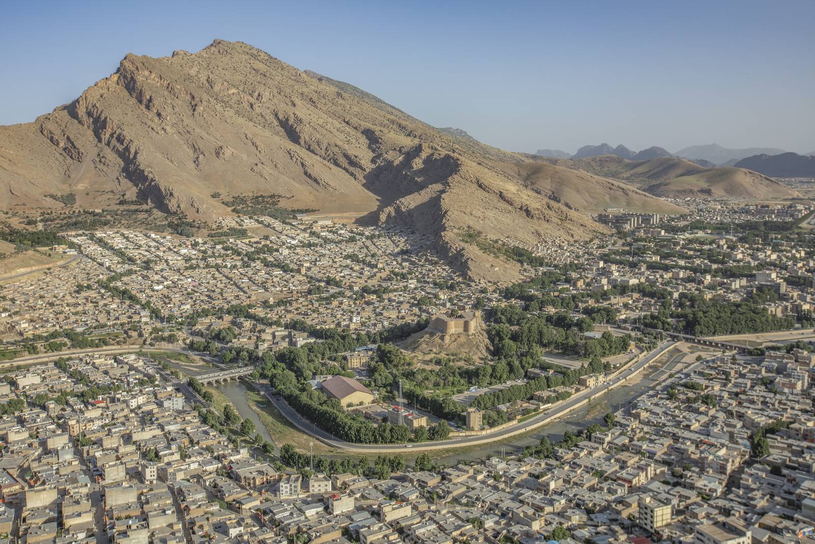 This picture is about Falak-ol-Aflak Castle. that in a news titled "Flak Ala Flak, a magnificent castle that gives a sense of power!" It is located on the irotime.com website