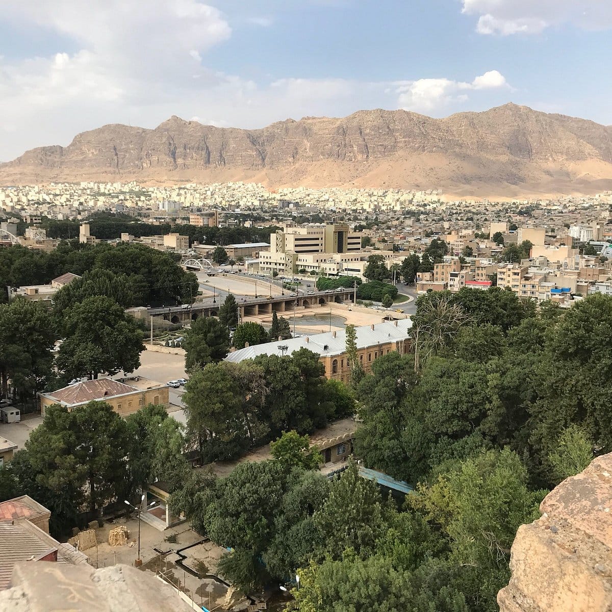 This picture is about Falak-ol-Aflak Castle. that in a news titled "Flak Ala Flak, a magnificent castle that gives a sense of power!" It is located on the irotime.com website