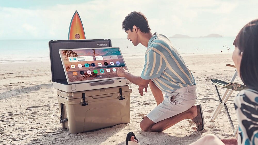 LG mobile luggage a smart TV