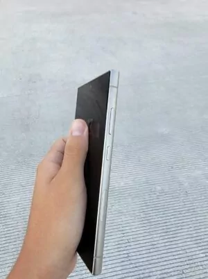 Samsung Galaxy S24 Ultra with flat display