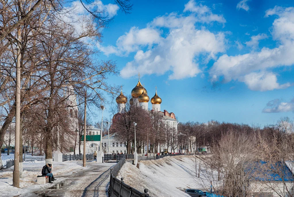 کلیسای جامع اسامپشن معبد اصلی یاروسلاول است. ارتفاع آن تقریبا 50 متر است و در حیاط مجسمه "تثلیث" وجود دارد - تنها تصویر سنگی تثلیث مقدس در روسیه.