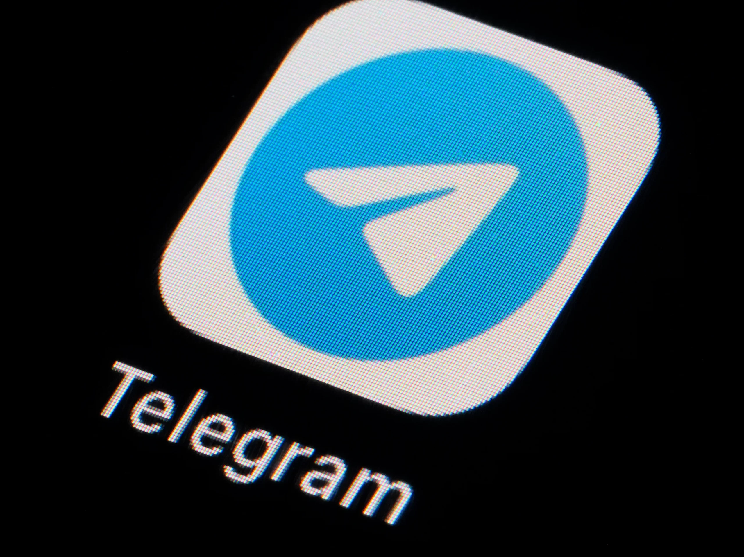 در نسخه جدید تلگرام می توانید دریافت پیام های شخصی را محدود کنید 1