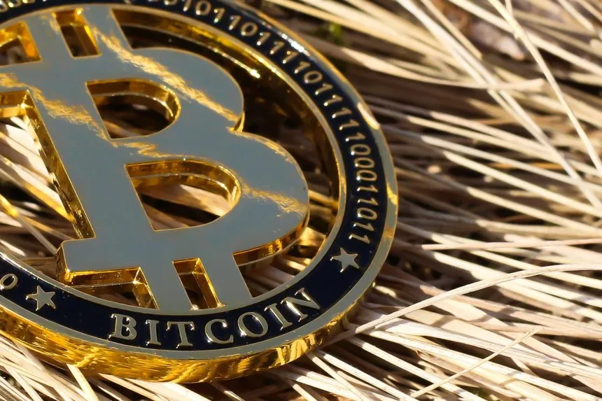 بیت کوین و اتر در میان نوسانات بازار ارزدیجیتال پایدار هستند