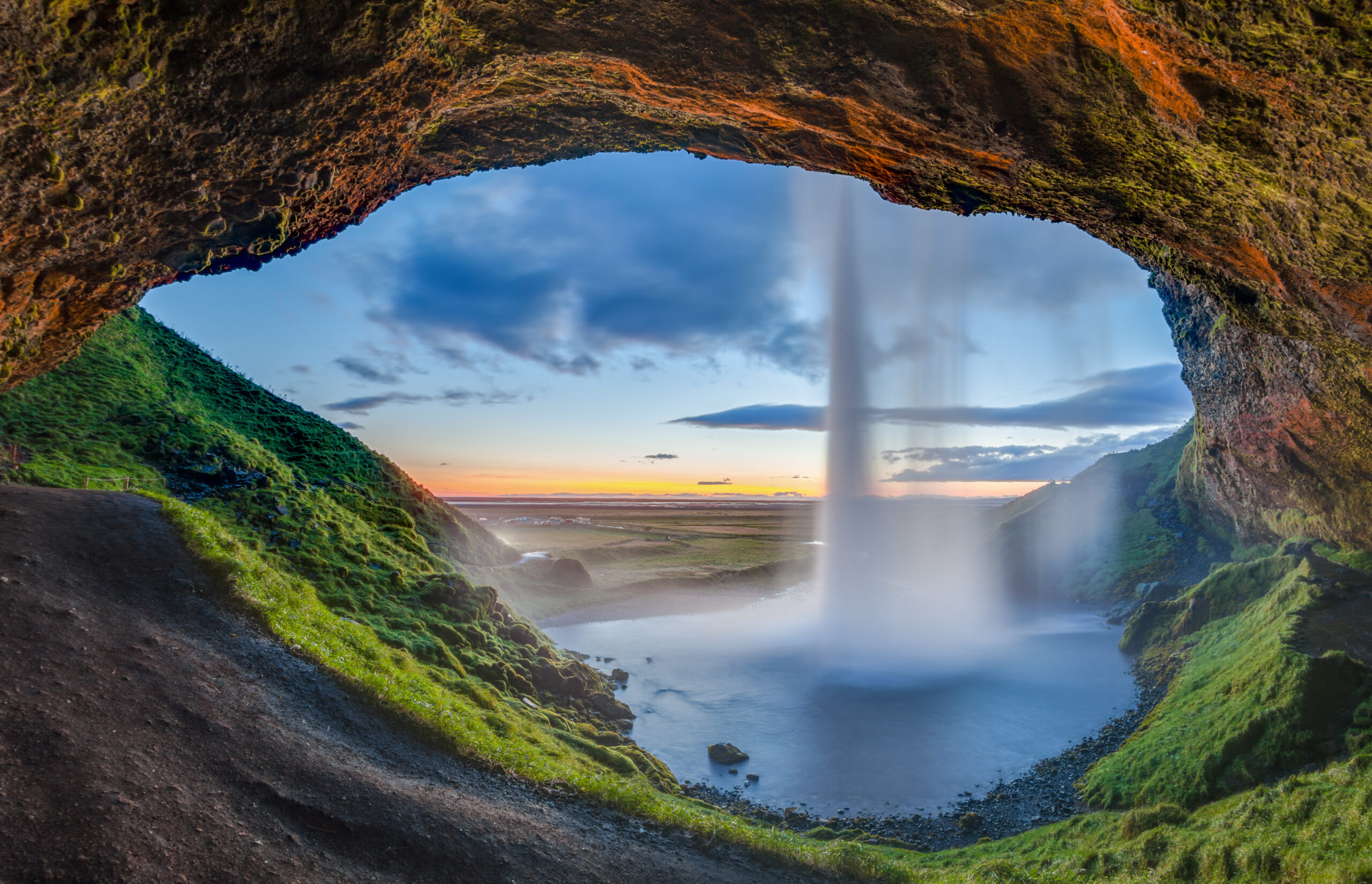 آبشار سلیالاندفوس (Seljalandsfoss)