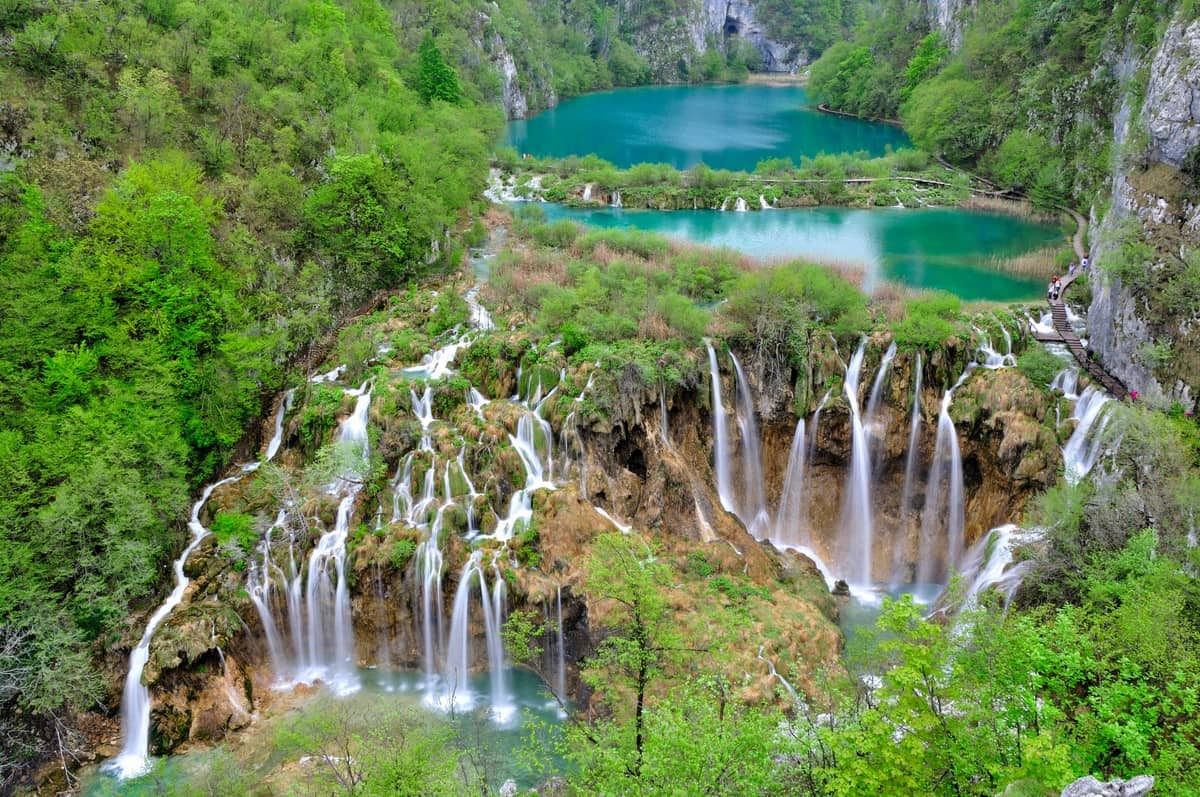 آبشار پلیتویک (Plitvice Waterfalls)