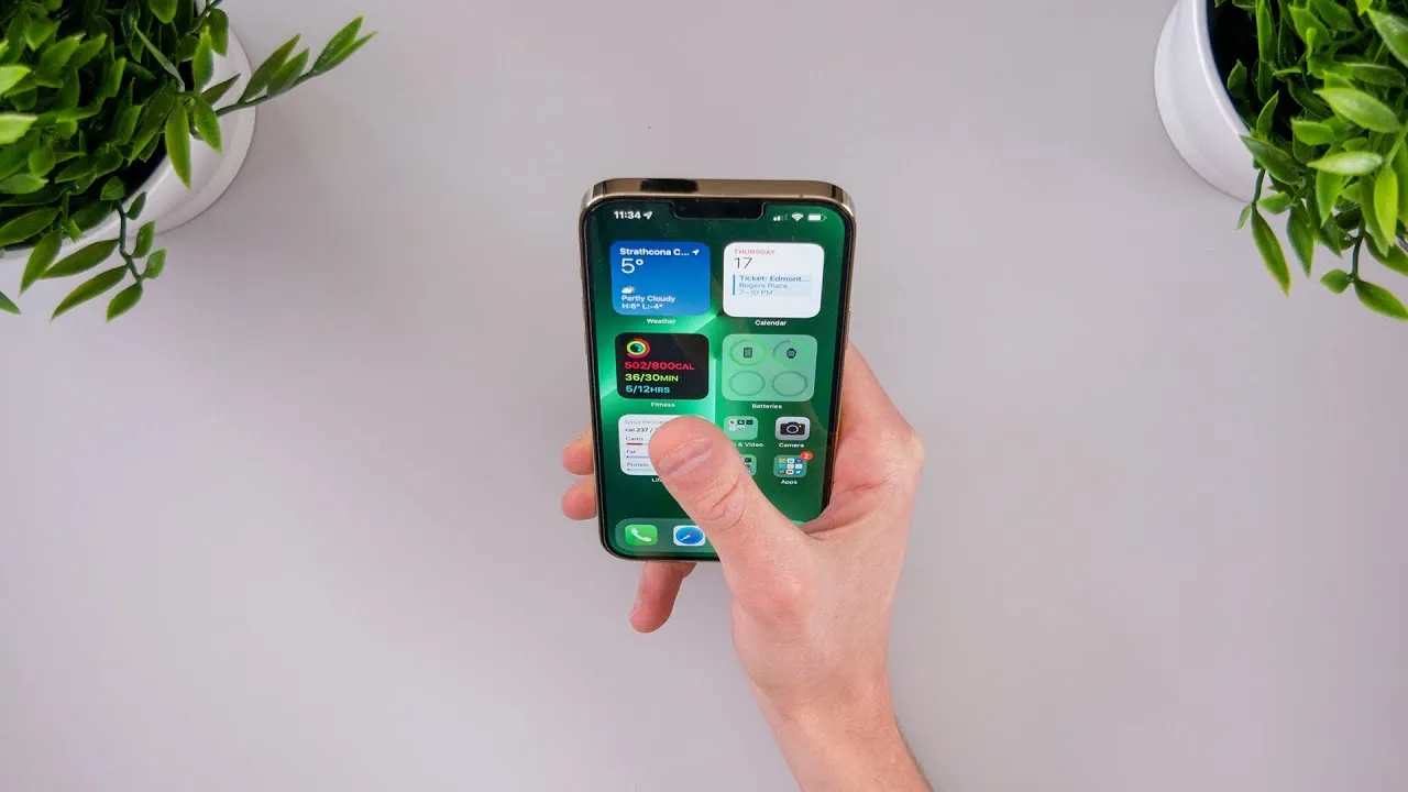 Iphone With One Hand