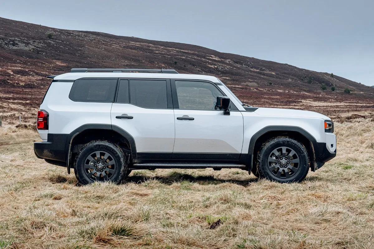 تویوتا لندکروزر و پرادو 2025 1