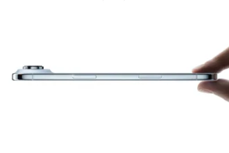 Phone Manufacturer Slams On The Brakes After Iphone Air Flop